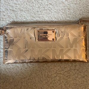 Gorgeous Rose Gold Michael Kors Wristlet
